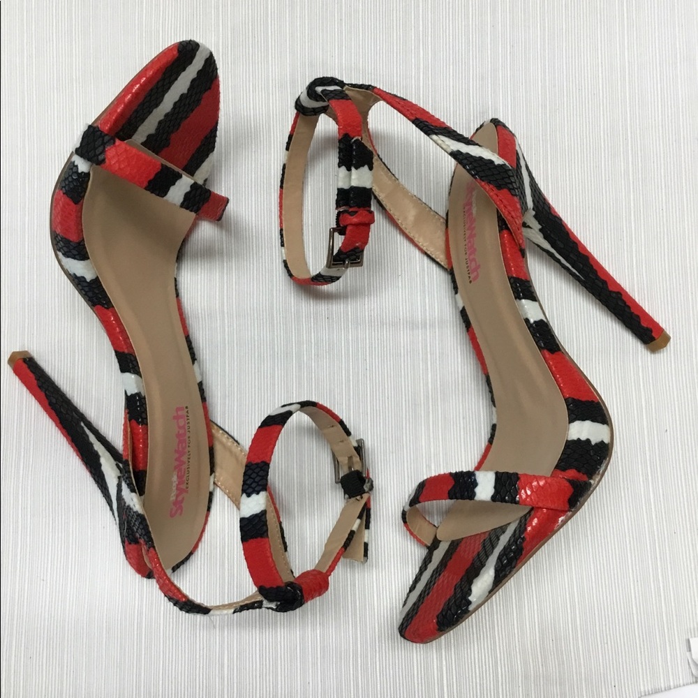 JustFab New Striking Heels - Picture 3 of 10